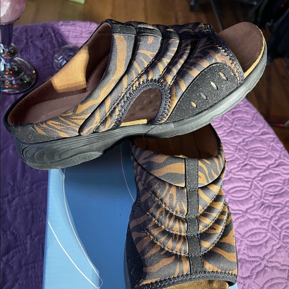 Easy spirit 8WWide like new animal print Tacie2 - Picture 3 of 8